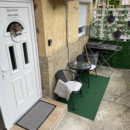 Apartman Mercedes Сегед Екстериор снимка