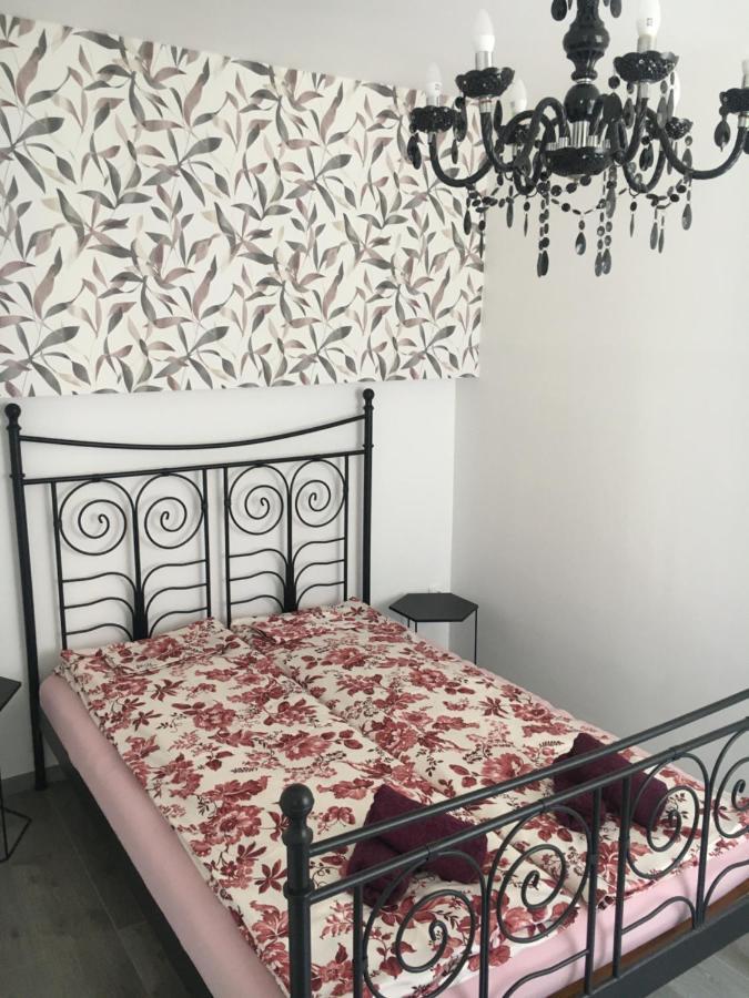 Apartman Mercedes Сегед Екстериор снимка